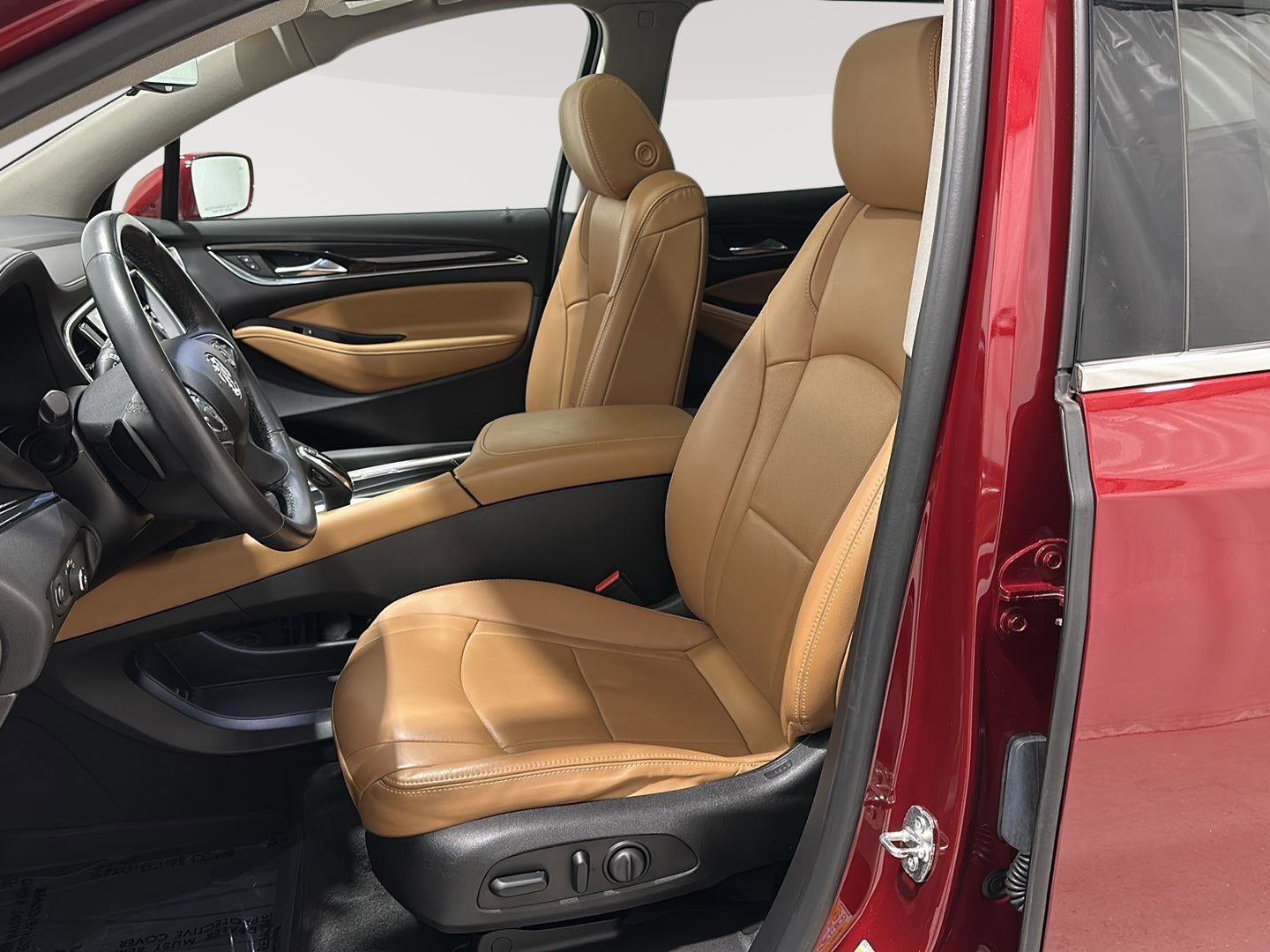 Used 2020 Buick Enclave Essence w/ Sound and Sites Package AWD/4WD image 17