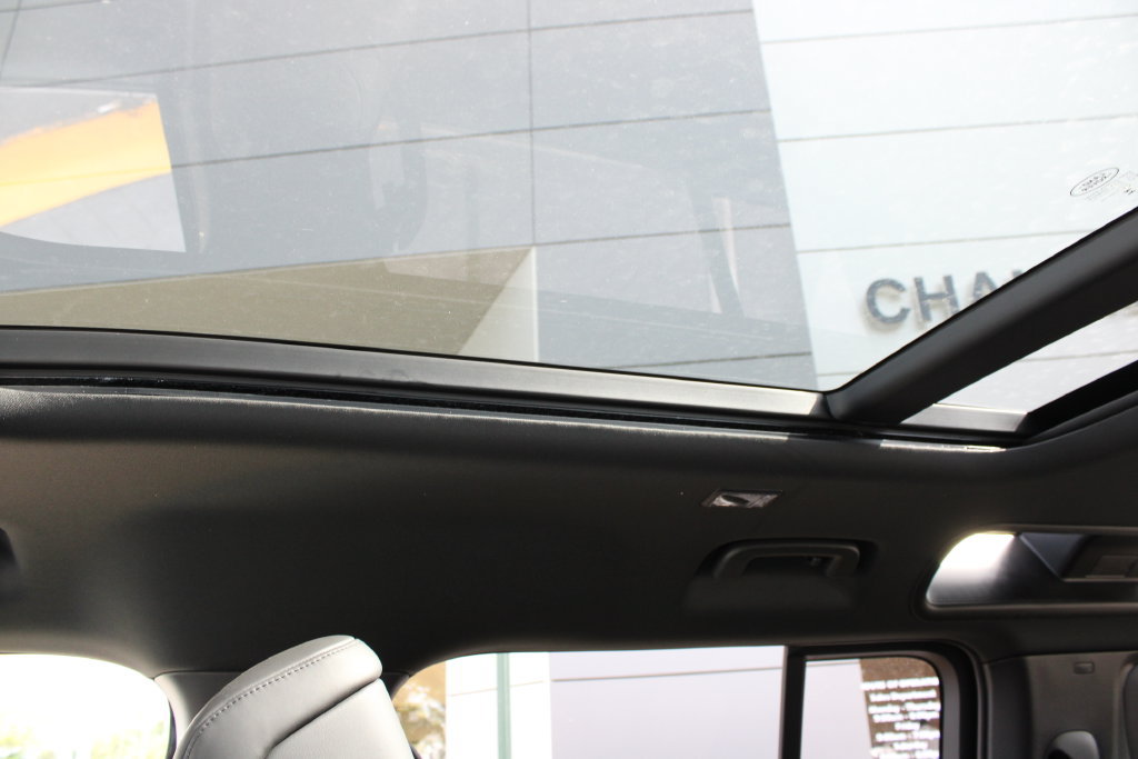 New 2026 Land Rover Defender 110 X-Dynamic SE AWD/4WD image 22