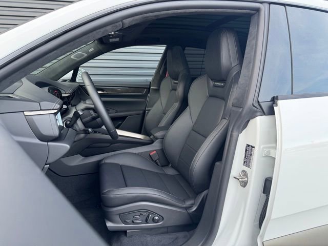 New 2025 Porsche Macan Turbo Electric image 5