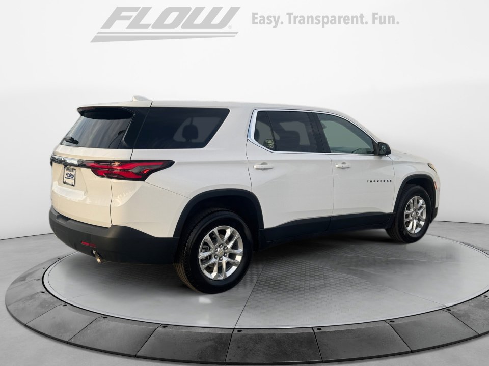 Used 2022 Chevrolet Traverse LS image 8