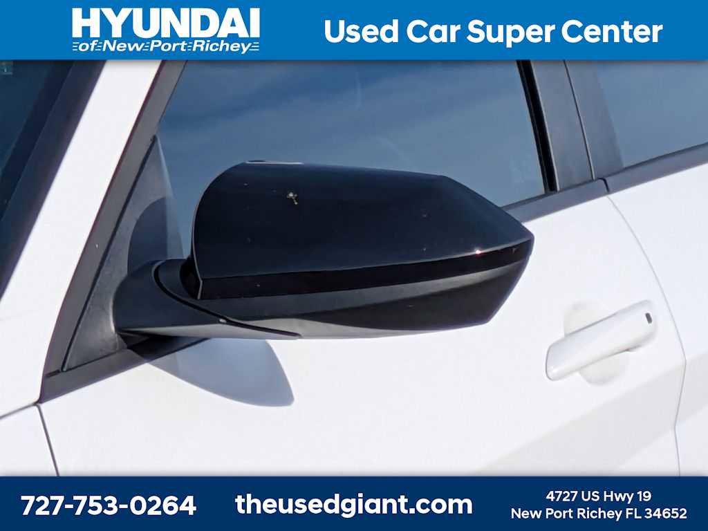 Used 2025 Hyundai Elantra Sport image 11