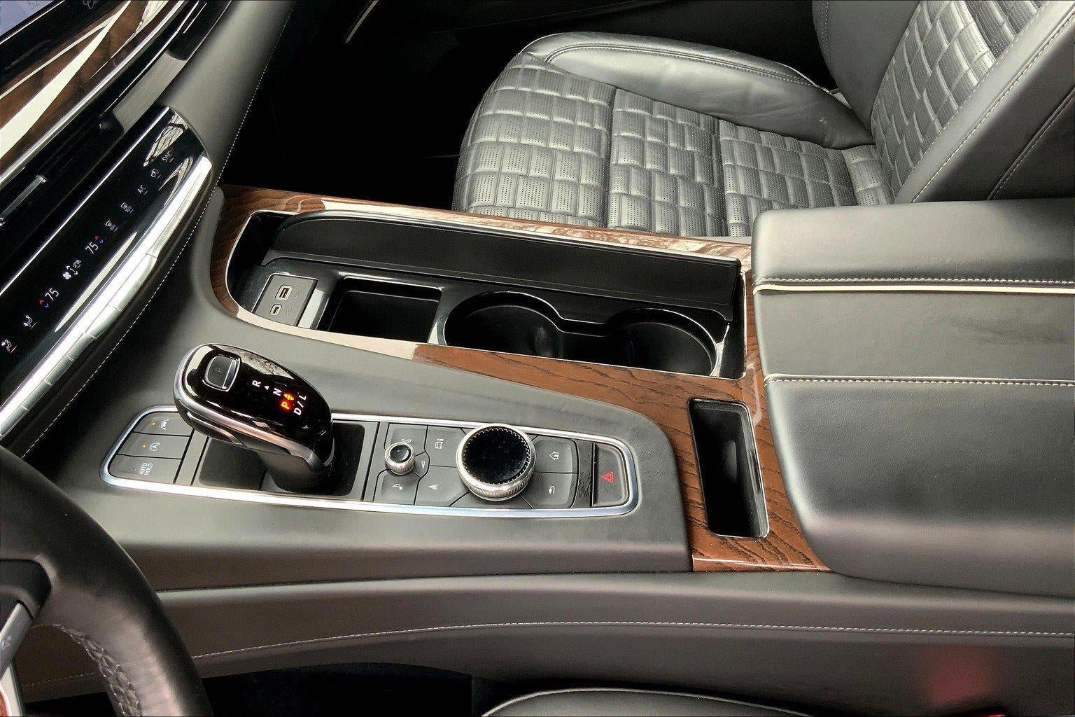 Used 2021 Cadillac Escalade Premium Luxury Platinum w/ Heavy-Duty Trailer Package AWD/4WD image 18