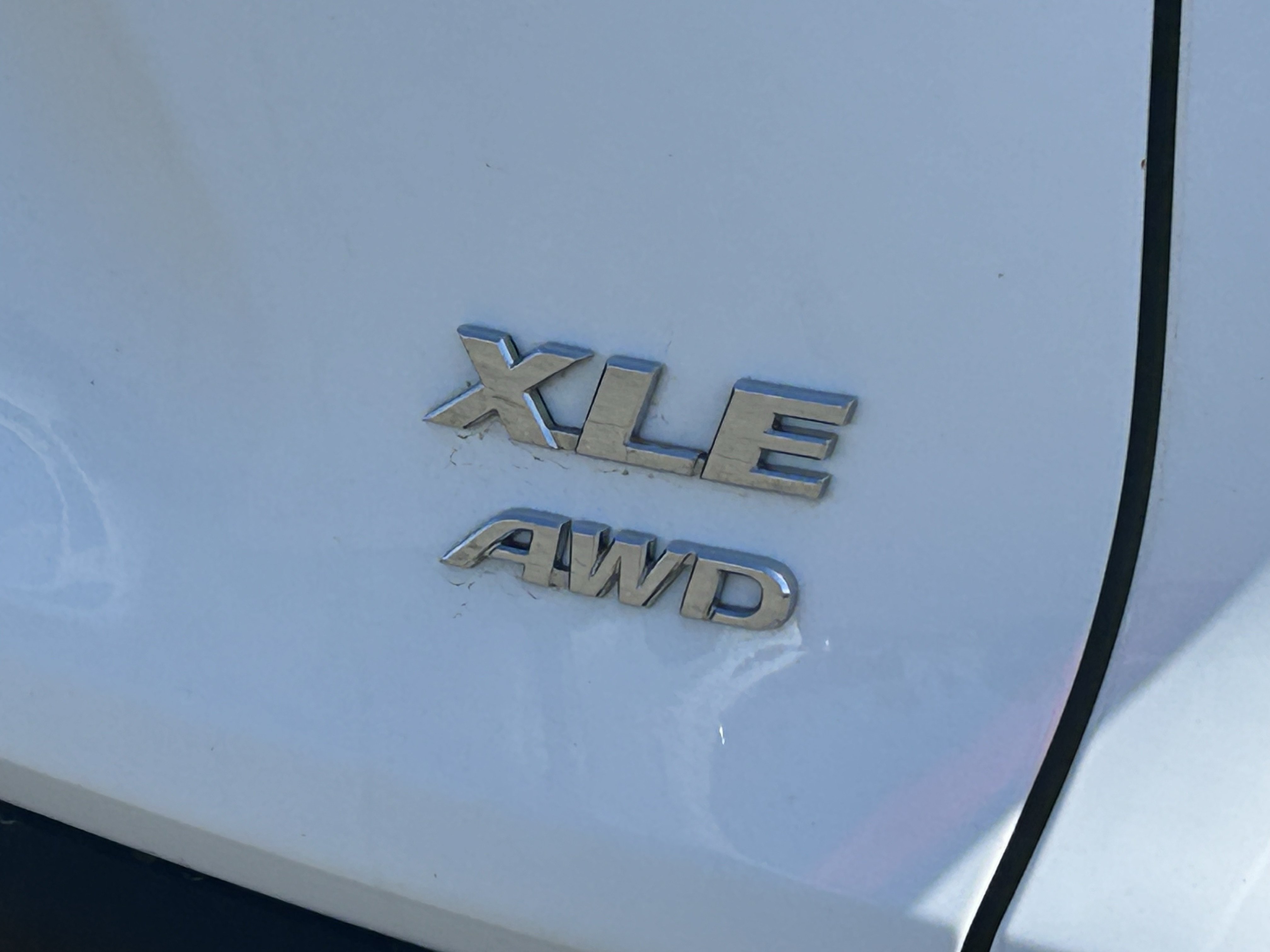 Used 2025 Toyota RAV4 XLE AWD/4WD image 4