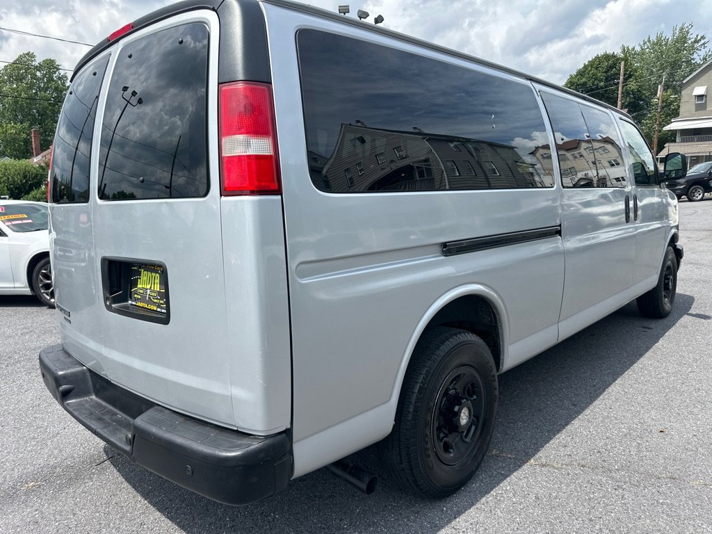 Used 2015 Chevrolet Express 3500 LS image 7