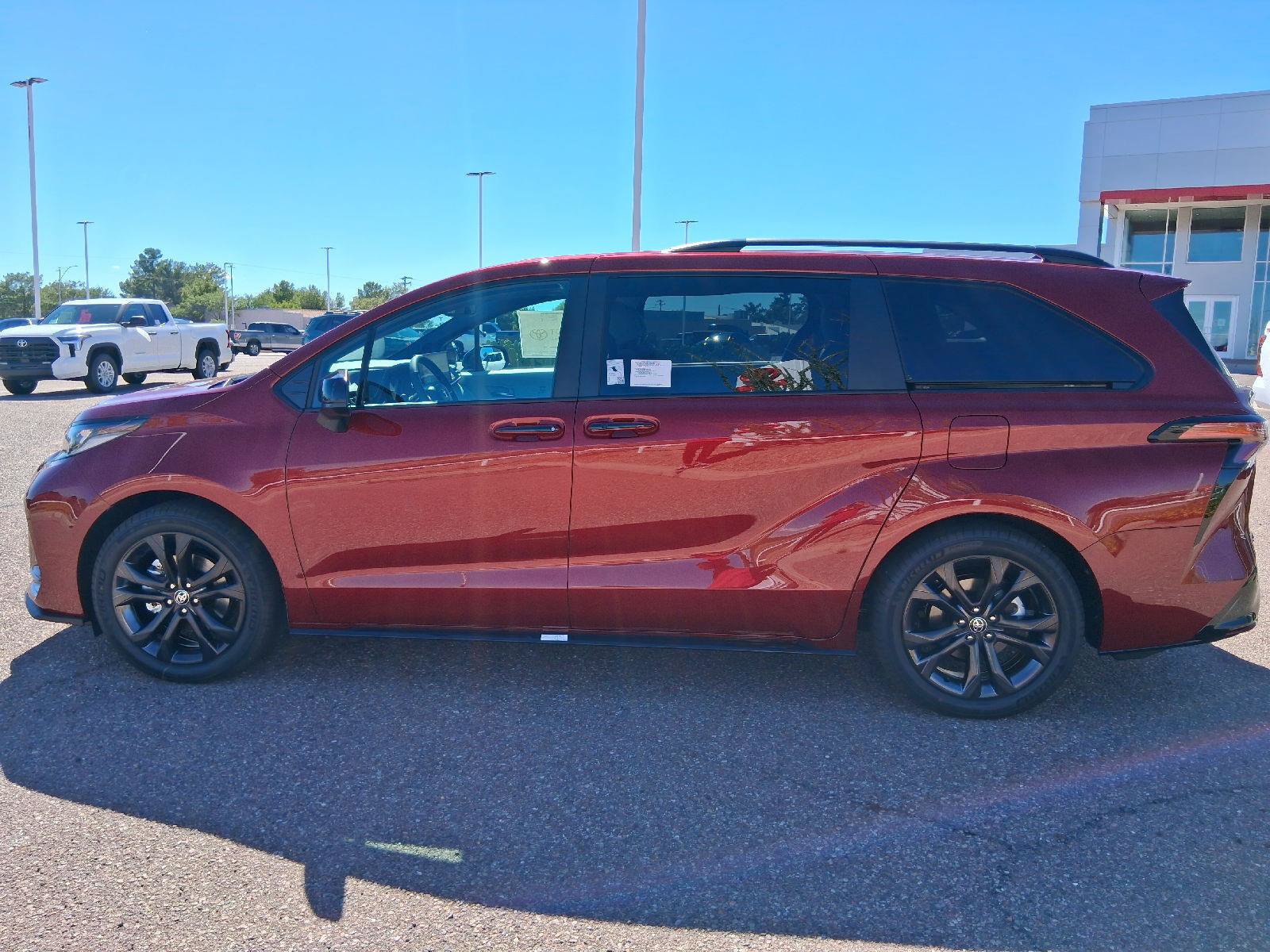 New 2026 Toyota Sienna XSE FWD image 2