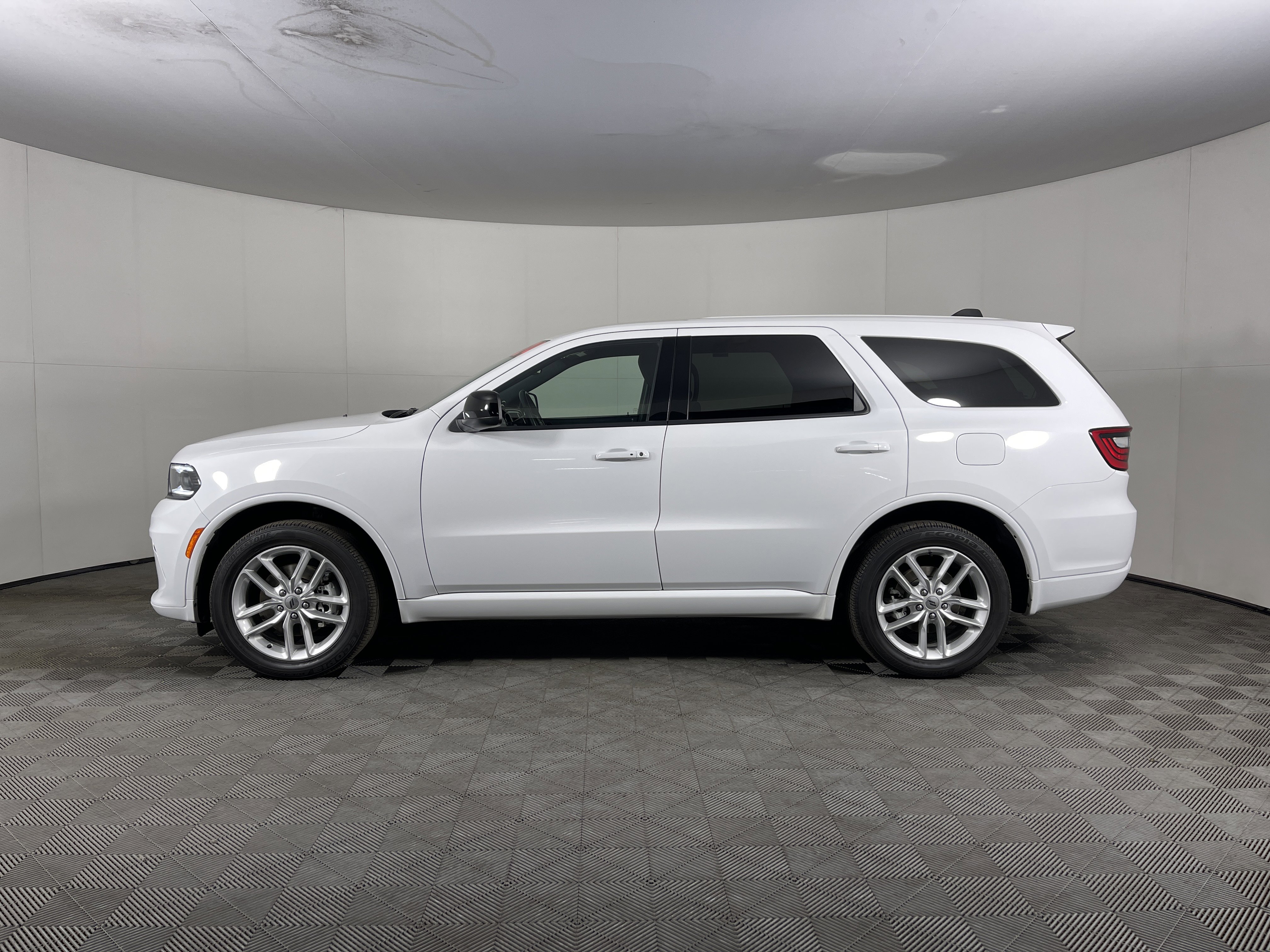 Used 2024 Dodge Durango GT image 3