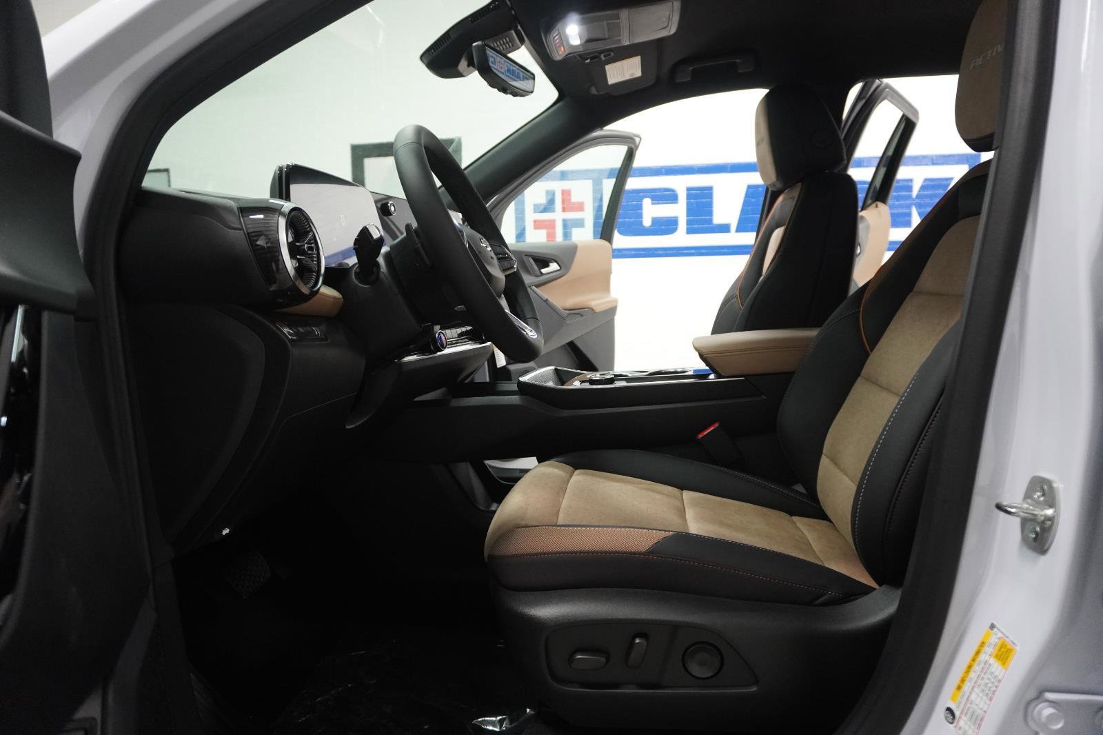 New 2026 Chevrolet Equinox ACTIV w/ Convenience Package III image 17