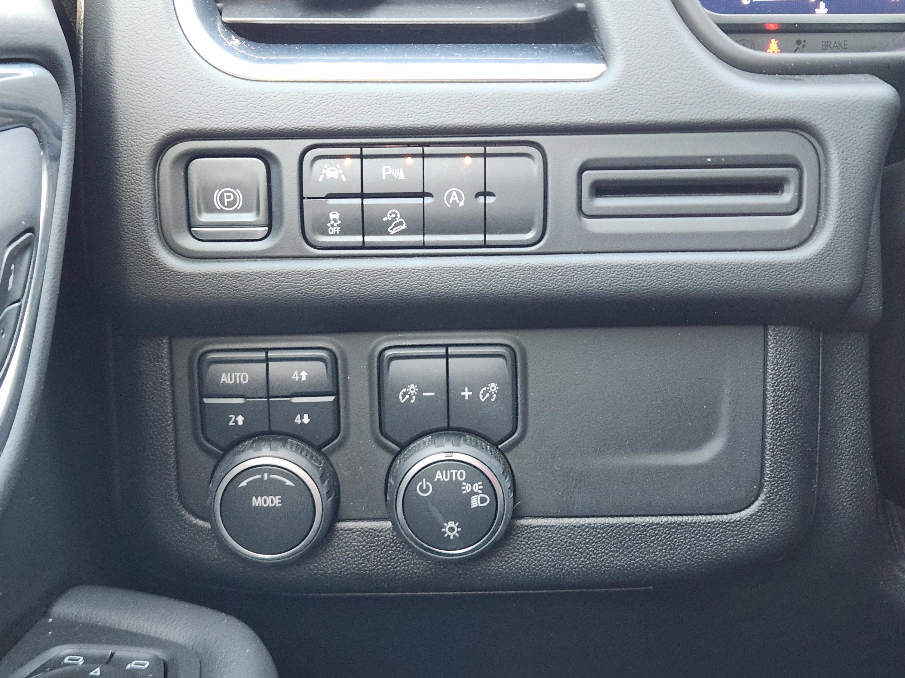 Used 2023 Chevrolet Tahoe Premier AWD/4WD image 24