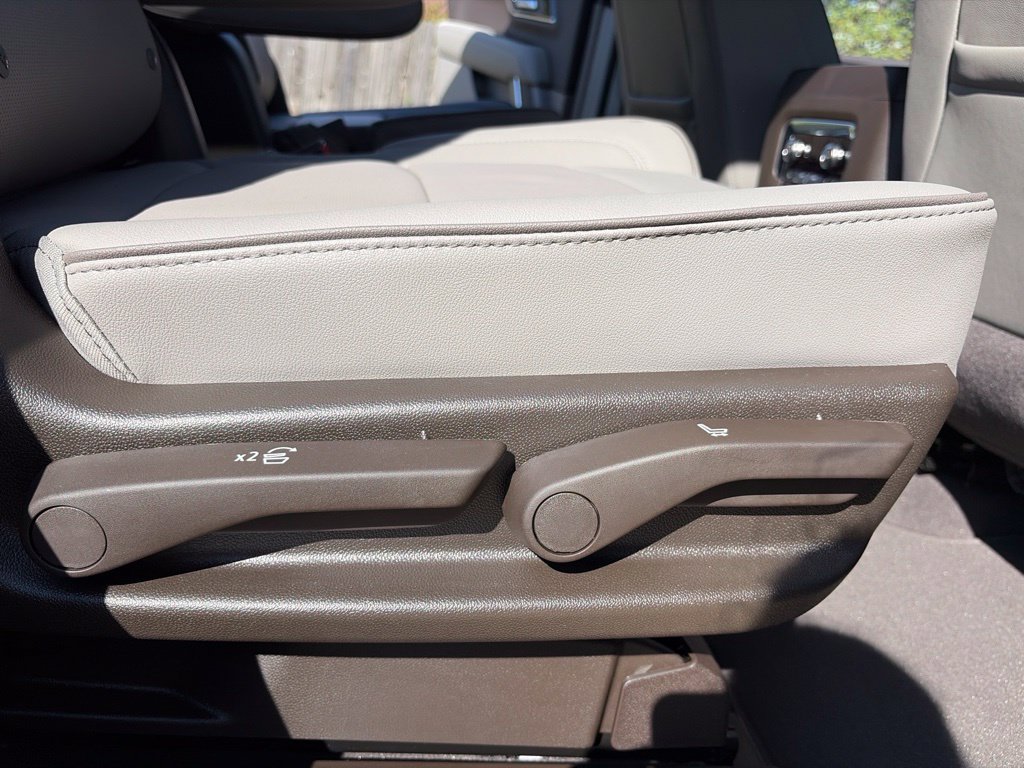 New 2027 GMC Yukon Elevation w/ Elevation Premium Package AWD/4WD image 27