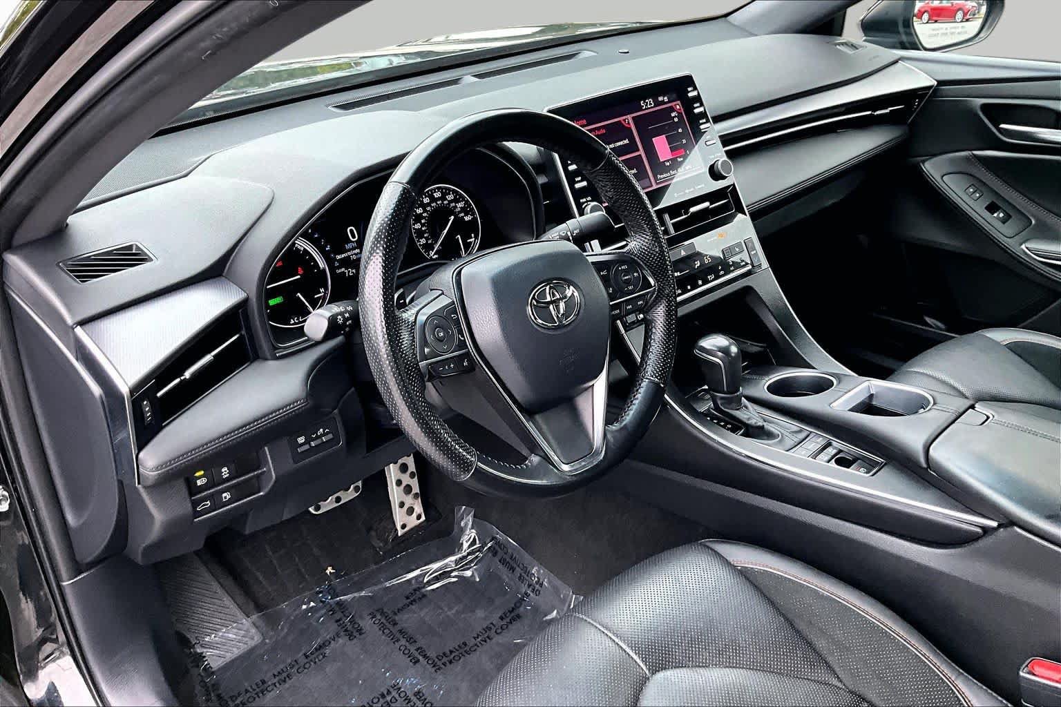 Used 2022 Toyota Avalon XSE FWD image 18
