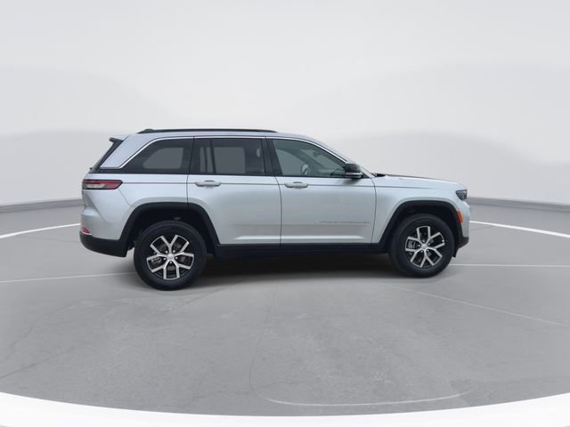 New 2024 Jeep Grand Cherokee Limited w/ Trailer Tow Package AWD/4WD image 9