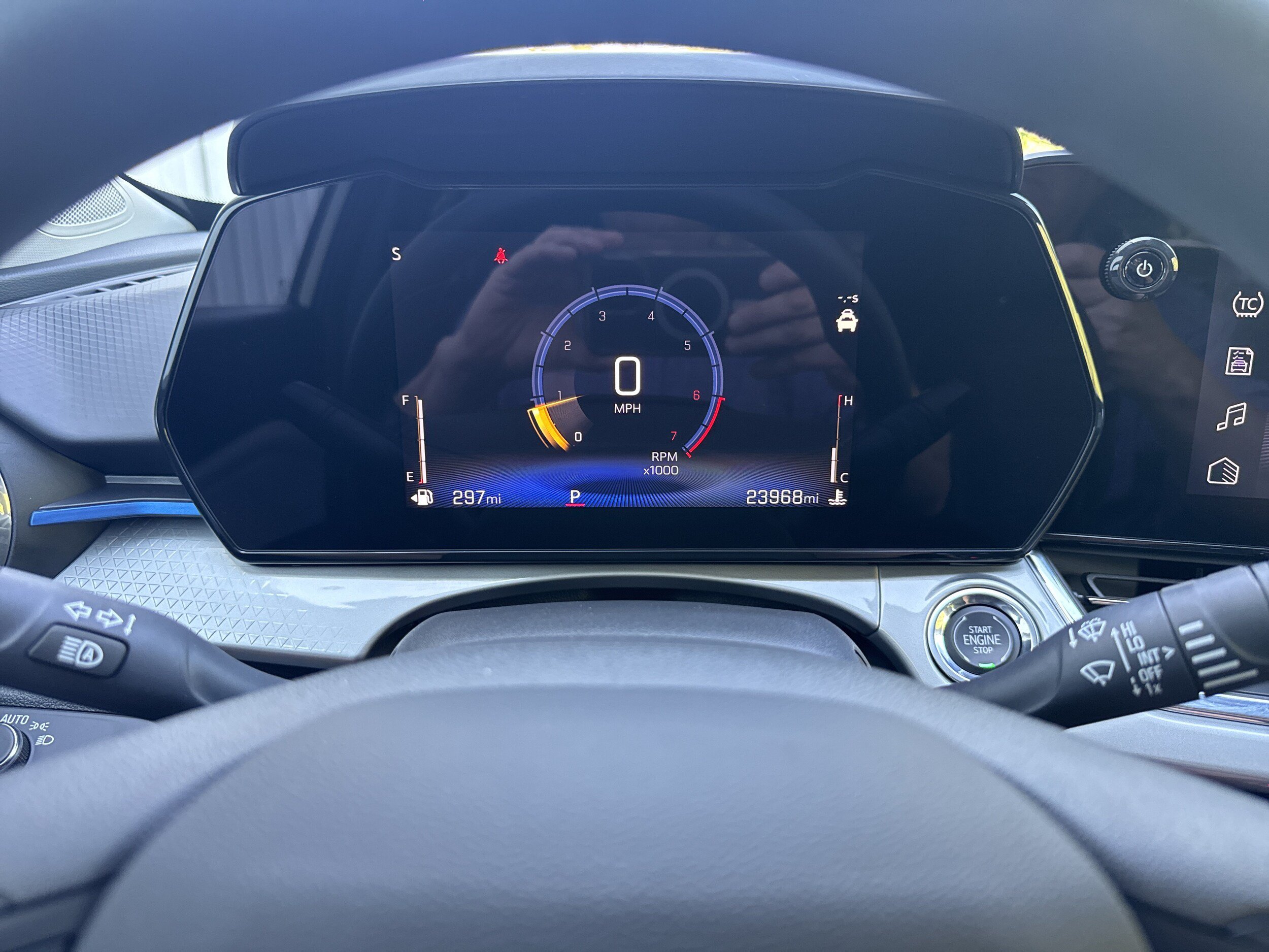 Used 2025 Chevrolet Trax LT FWD image 18