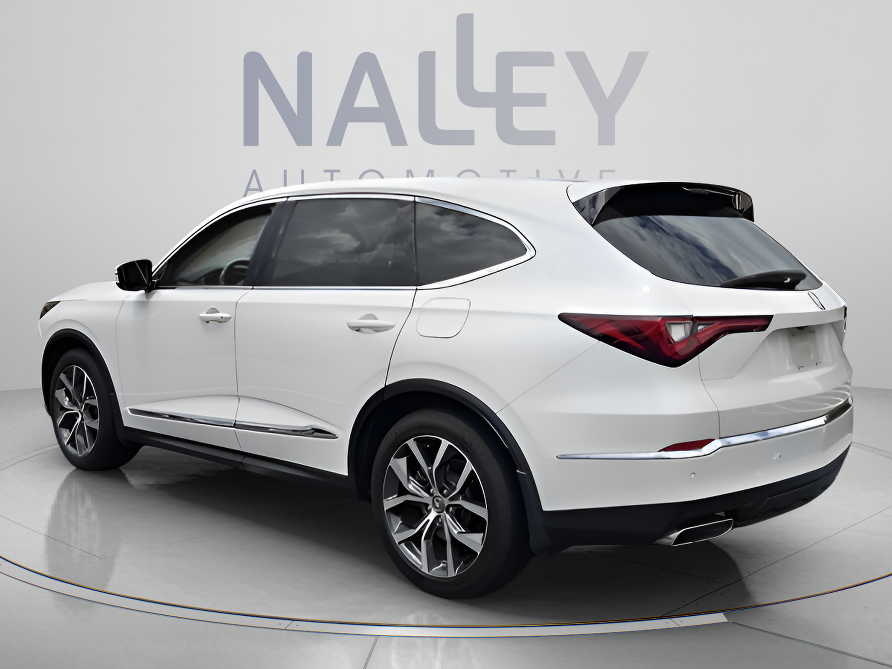 Used 2024 Acura MDX w/ Technology Package FWD image 3