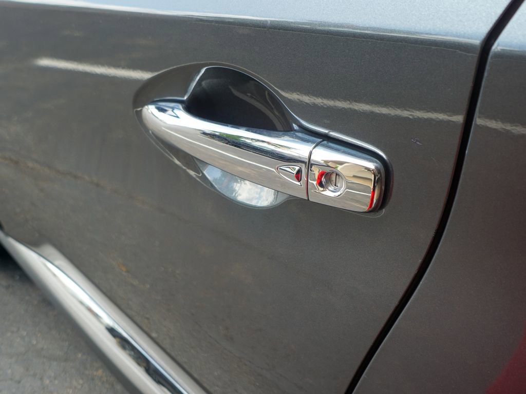 Used 2019 Nissan Murano Platinum w/ Cargo Package image 10