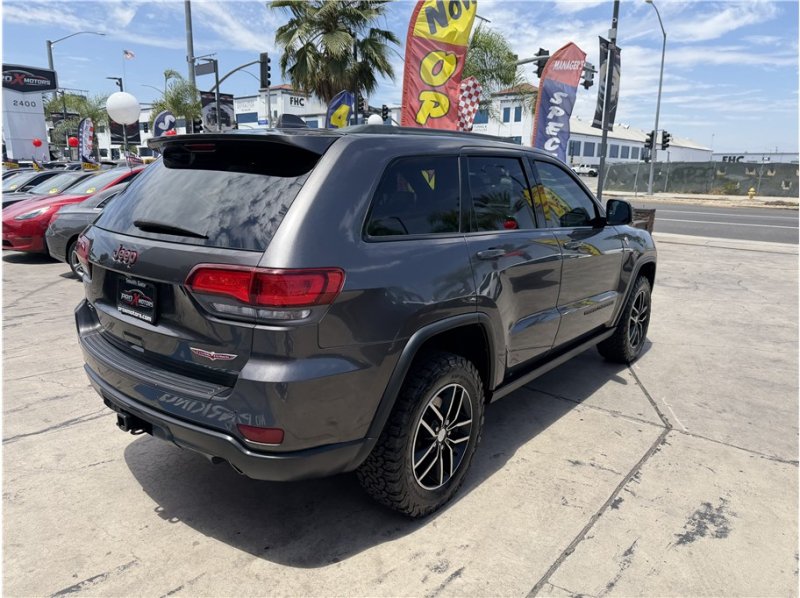 Used 2018 Jeep Grand Cherokee Trailhawk w/ Trailhawk Luxury Group AWD/4WD image 6