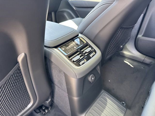 New 2025 Volvo XC90 T8 Plus w/ Protection Package Premier image 22