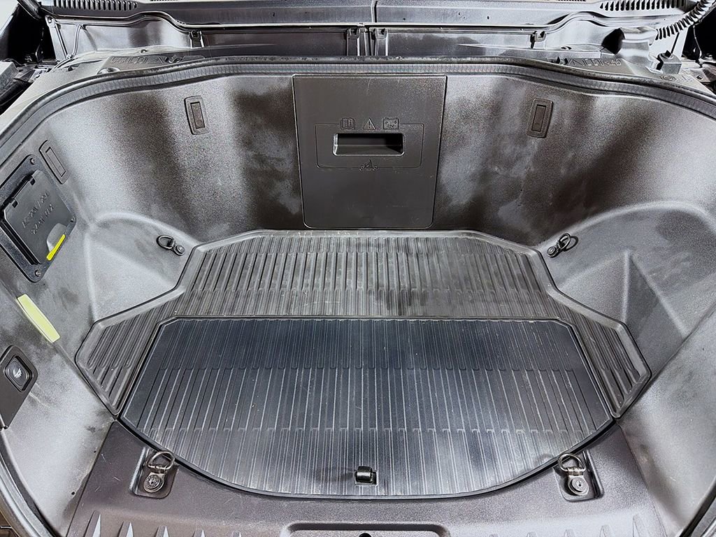 Used 2024 Ford F150 Lightning Lariat image 18