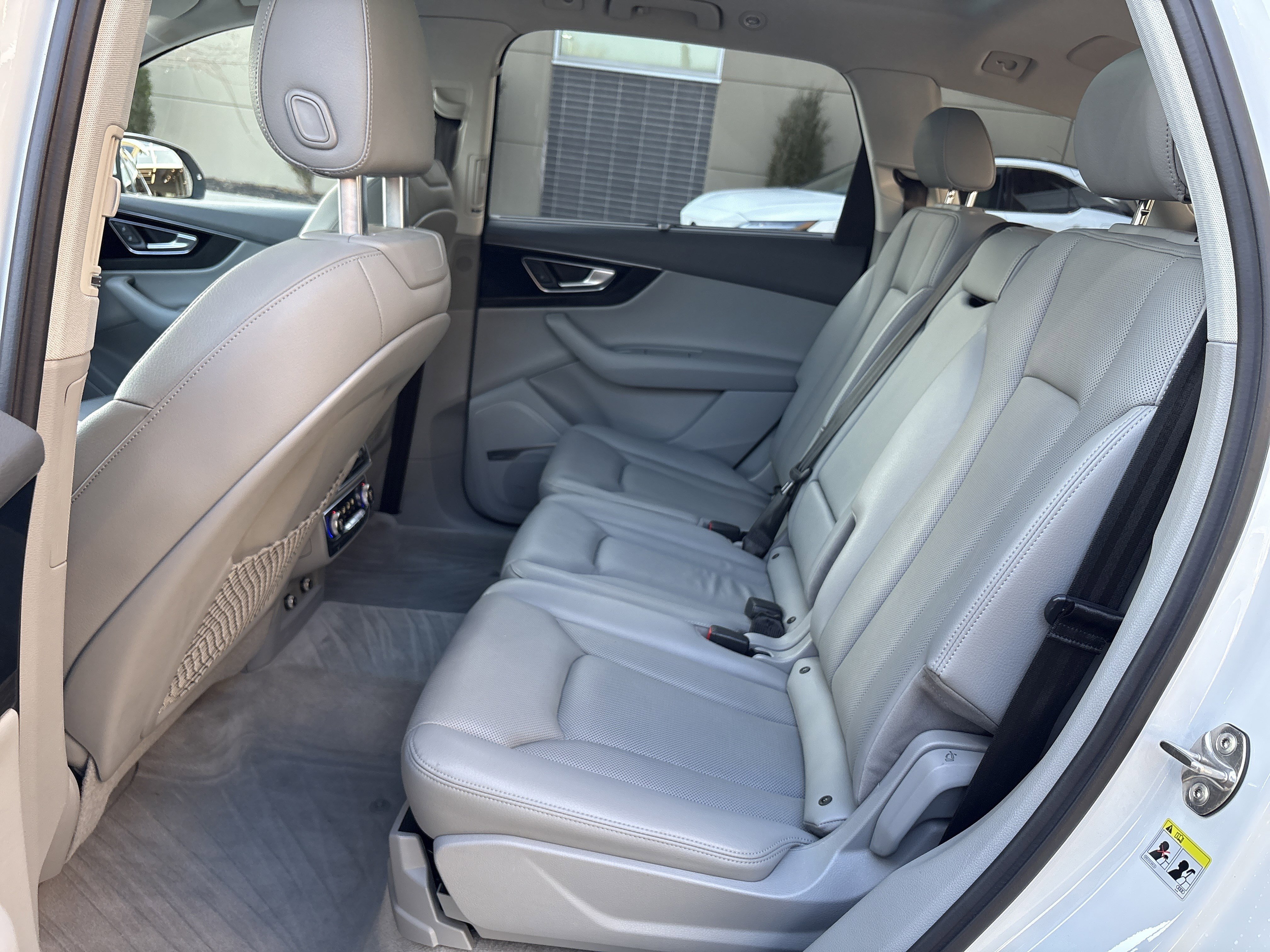 Used 2019 Audi Q7 3.0T Prestige image 31