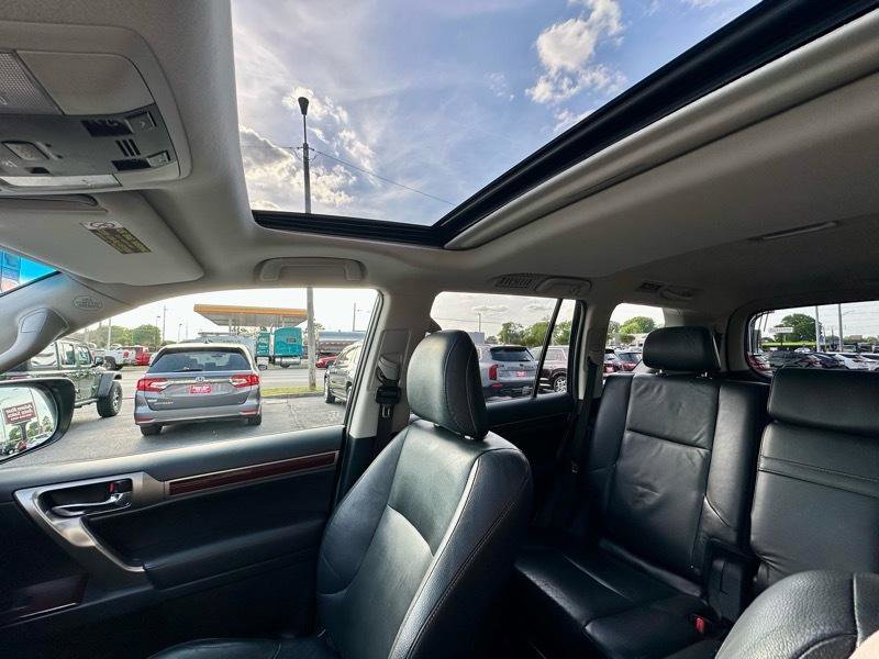 Used 2015 Lexus GX 460 w/ Premium Package AWD/4WD image 39