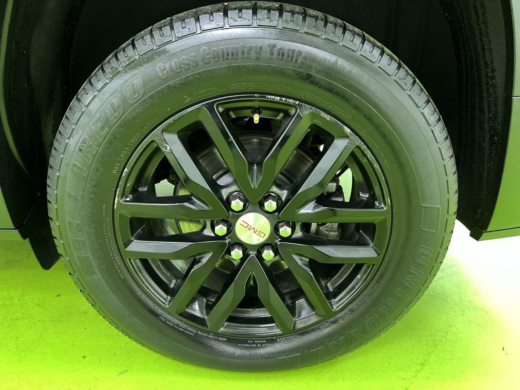 Used 2018 GMC Acadia SLT w/ LPO, Floor Liner Package FWD image 15