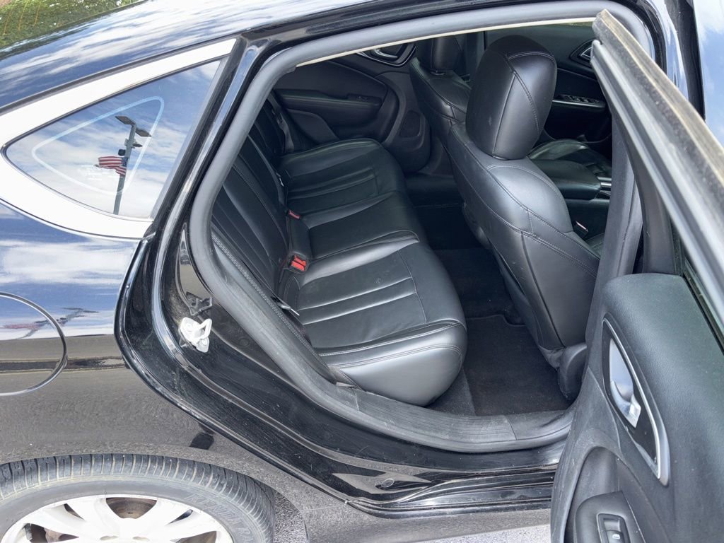 Used 2017 Chrysler 200 Limited Platinum FWD image 11