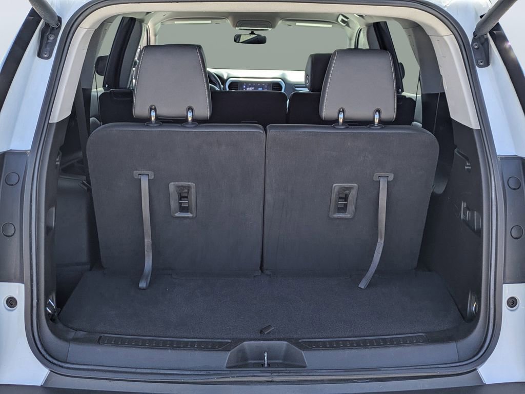 Used 2023 GMC Acadia SLT FWD image 13