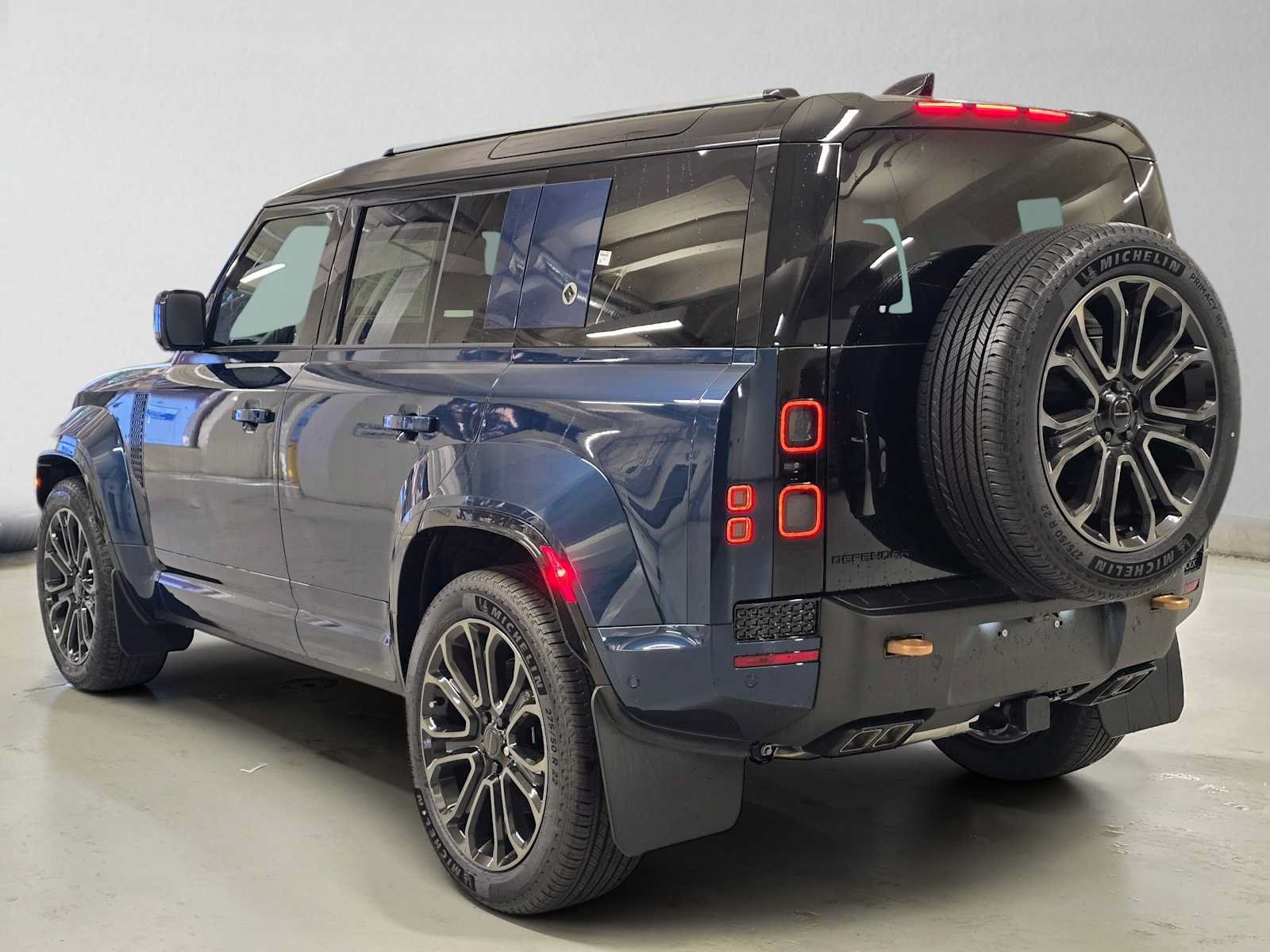 New 2026 Land Rover Defender 110 OCTA AWD/4WD image 3