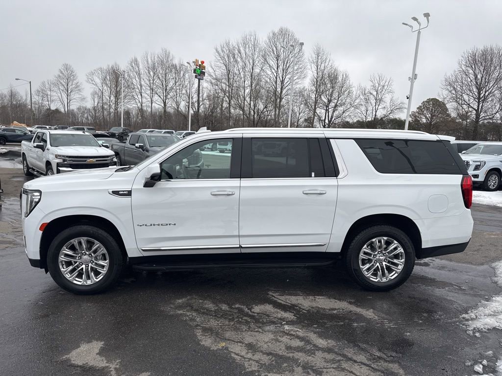 Used 2022 GMC Yukon XL SLT w/ SLT Luxury Package RWD image 2