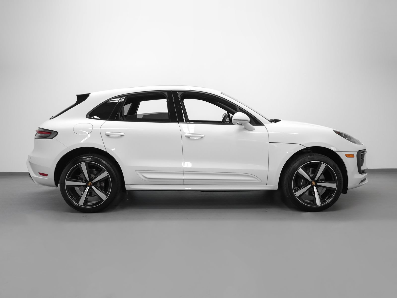 New 2026 Porsche Macan image 13
