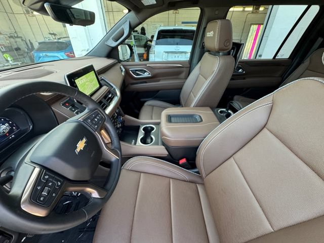 Used 2024 Chevrolet Suburban High Country AWD/4WD image 28