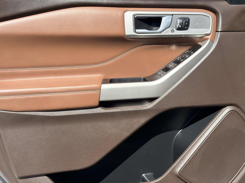 Used 2023 Ford Explorer King Ranch w/ Class IV Trailer Tow Package image 18