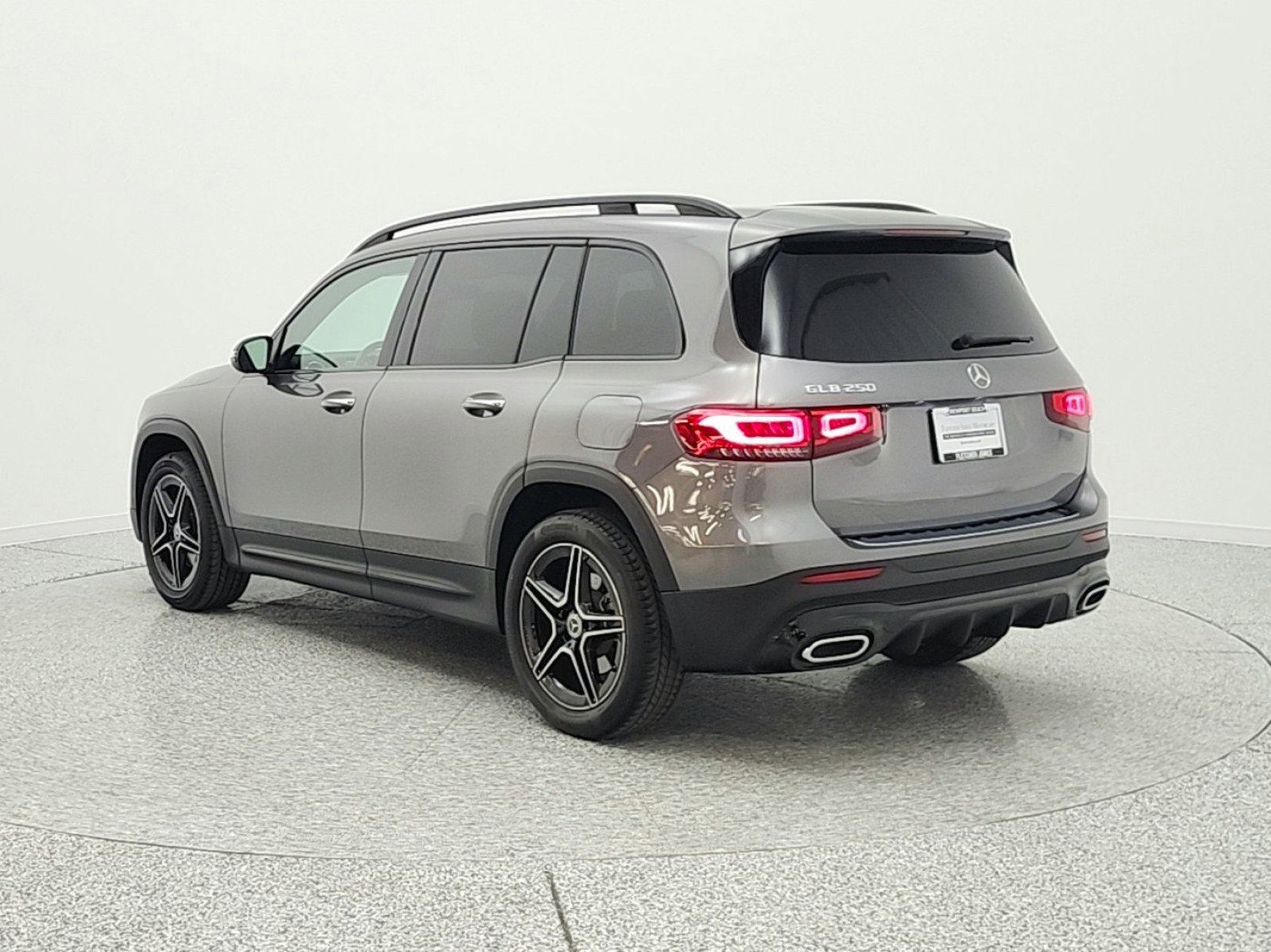 Used 2023 Mercedes-Benz GLB 250 image 7