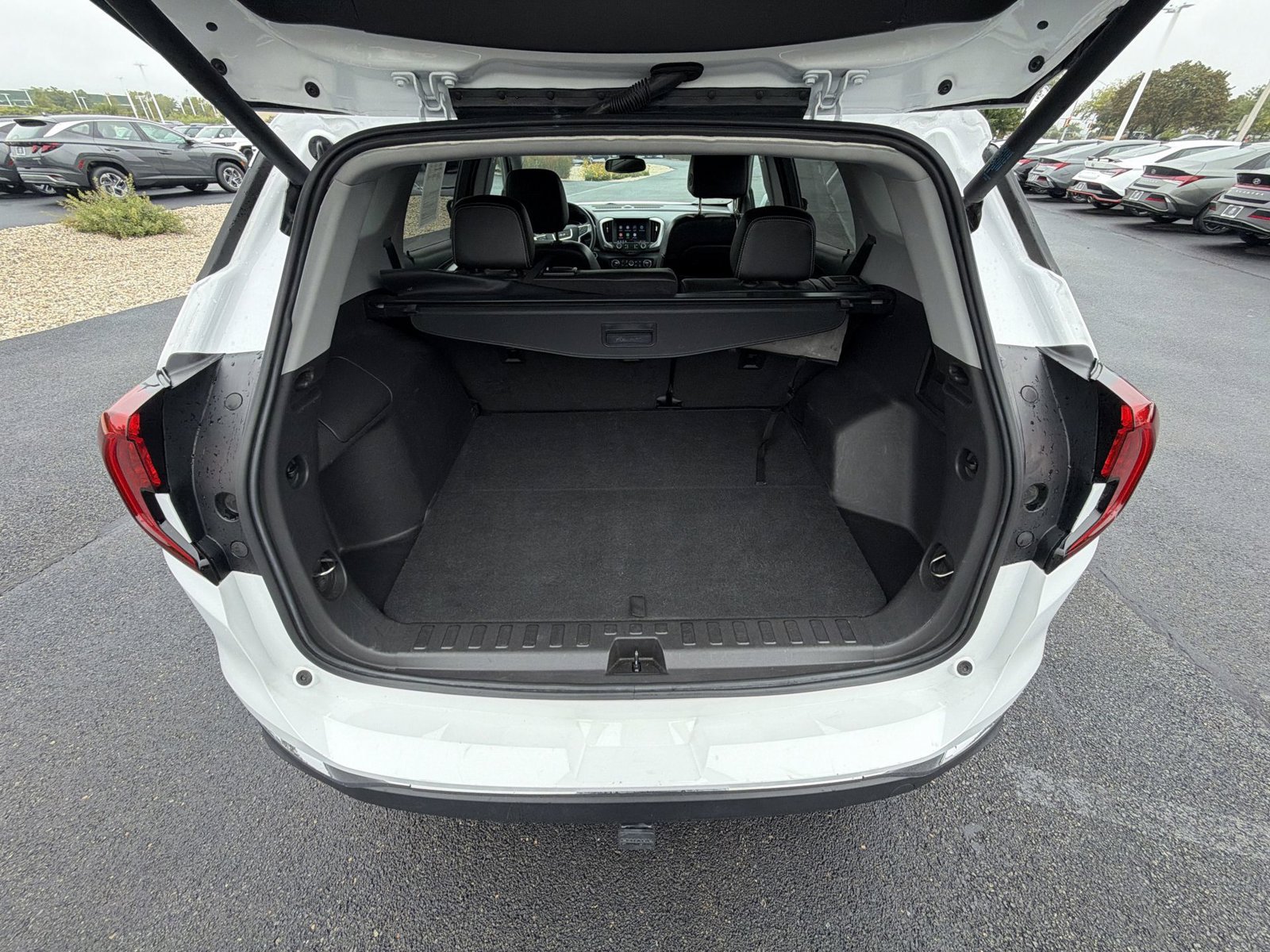 Used 2024 GMC Terrain SLT FWD image 23