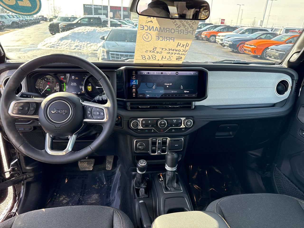 Used 2025 Jeep Wrangler Unlimited Sahara image 14