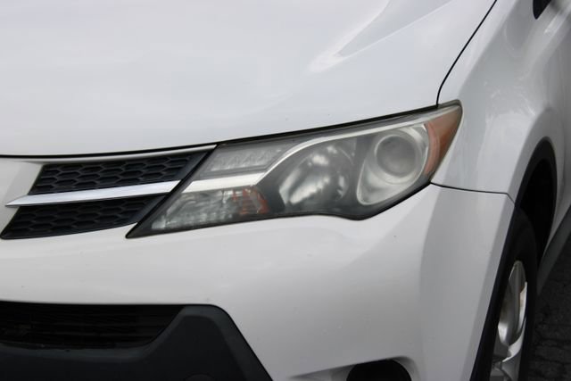 Used 2015 Toyota RAV4 LE AWD/4WD image 14