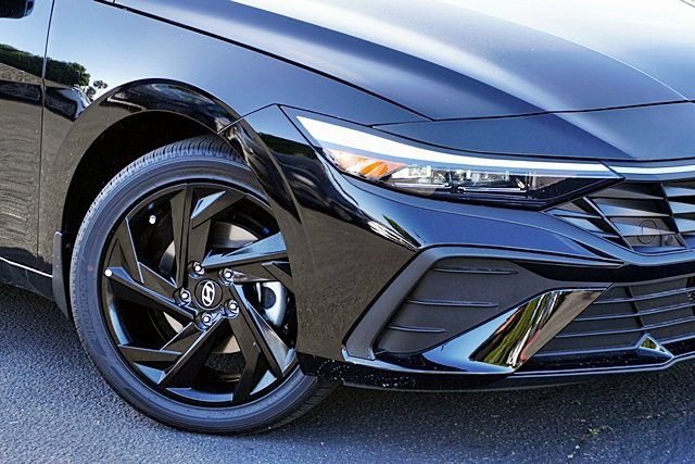 New 2026 Hyundai Elantra Sport FWD image 4