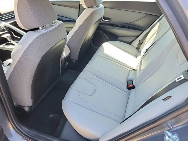 Used 2025 Hyundai Elantra Limited image 25