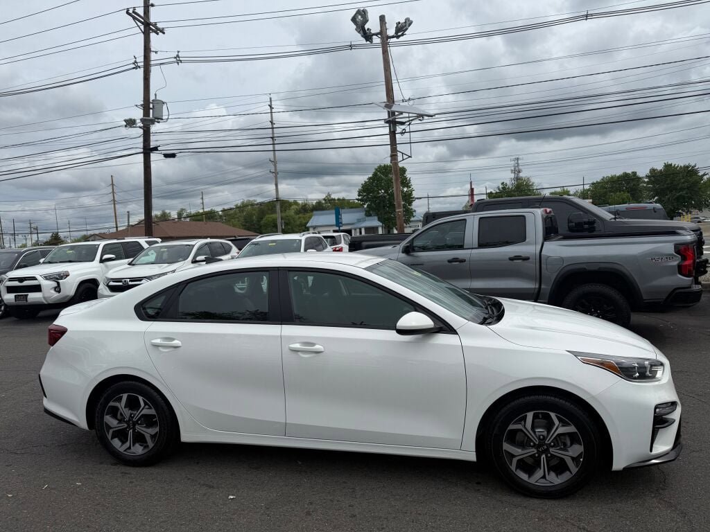 Used 2020 Kia Forte LXS FWD image 8