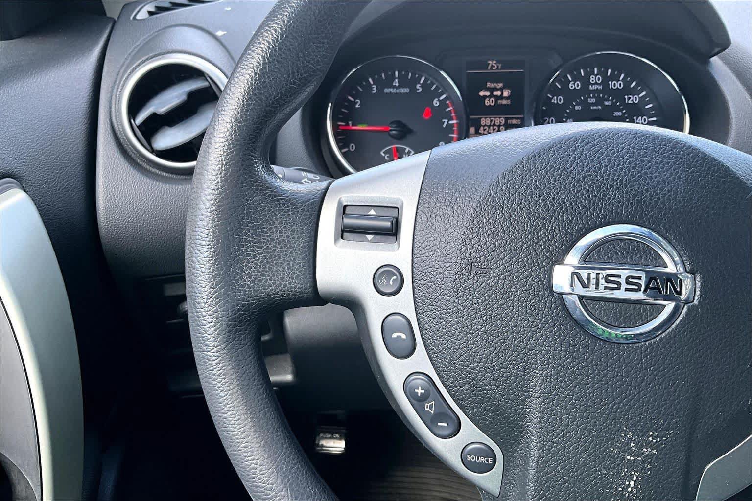 Used 2012 Nissan Rogue SV AWD/4WD image 23