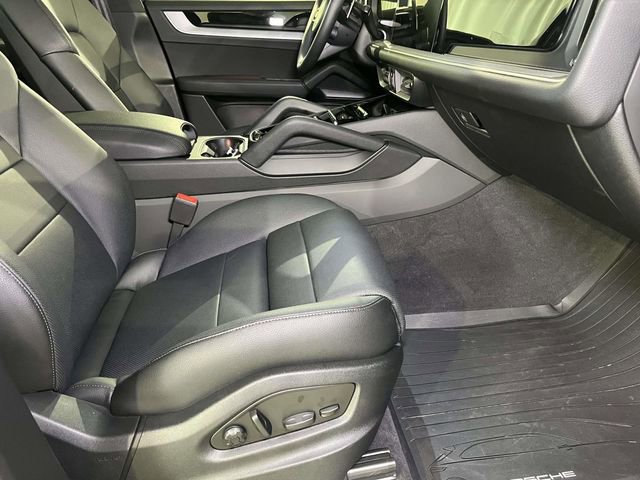 Certified 2025 Porsche Cayenne image 23