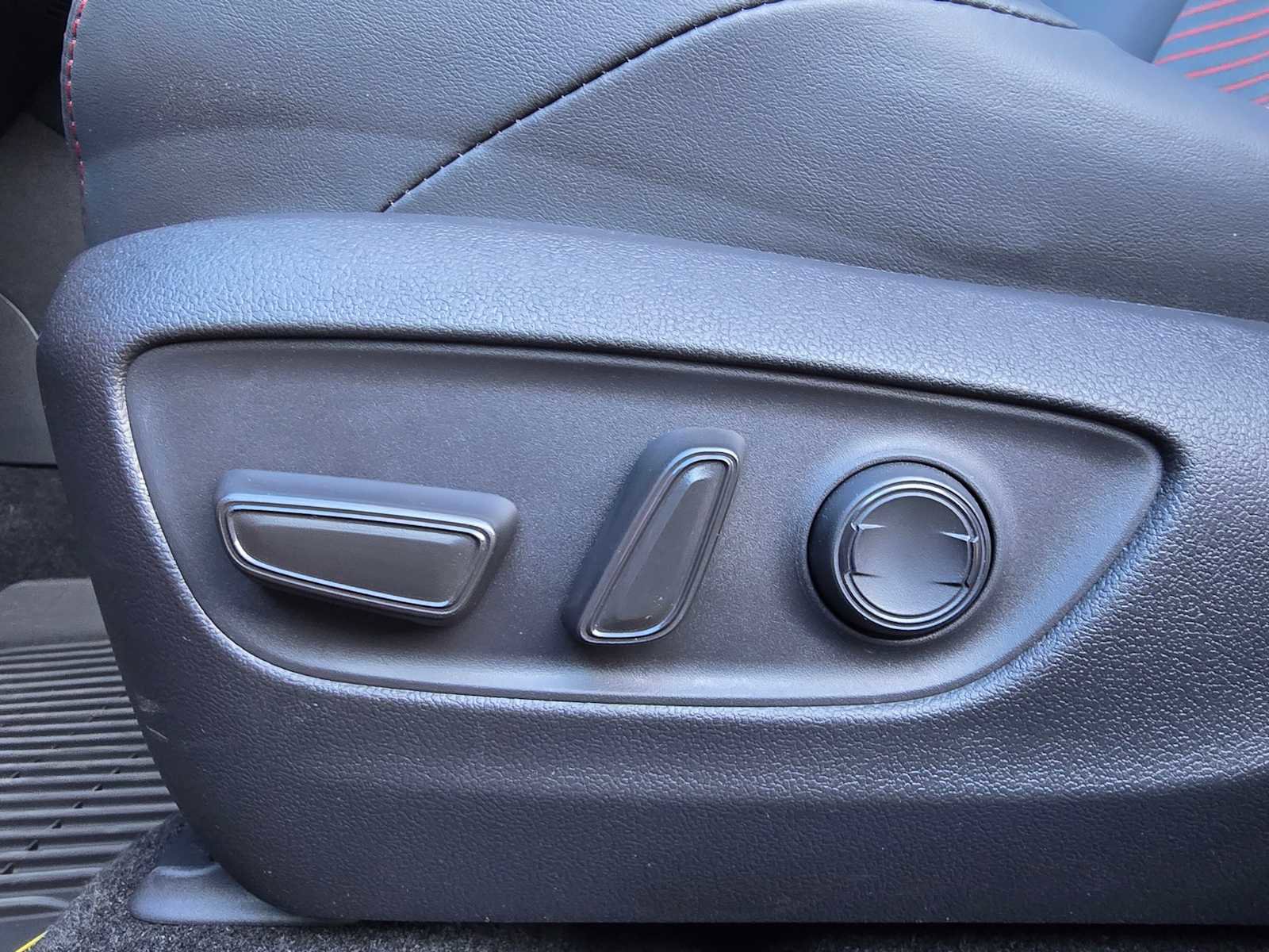 Certified 2025 Toyota RAV4 XSE image 25