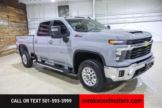 Used 2024 Chevrolet Silverado 2500 LT w/ Convenience Package image 2