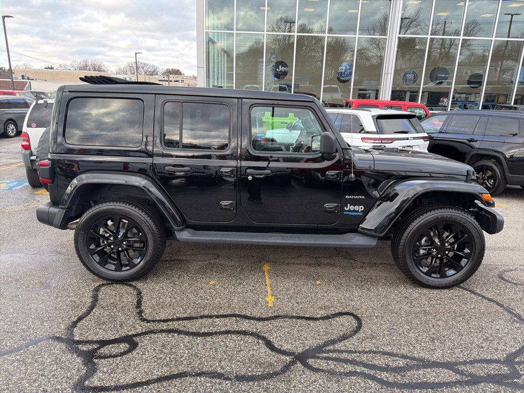 Certified 2022 Jeep Wrangler Unlimited Sahara w/ Cold Weather Group image 18