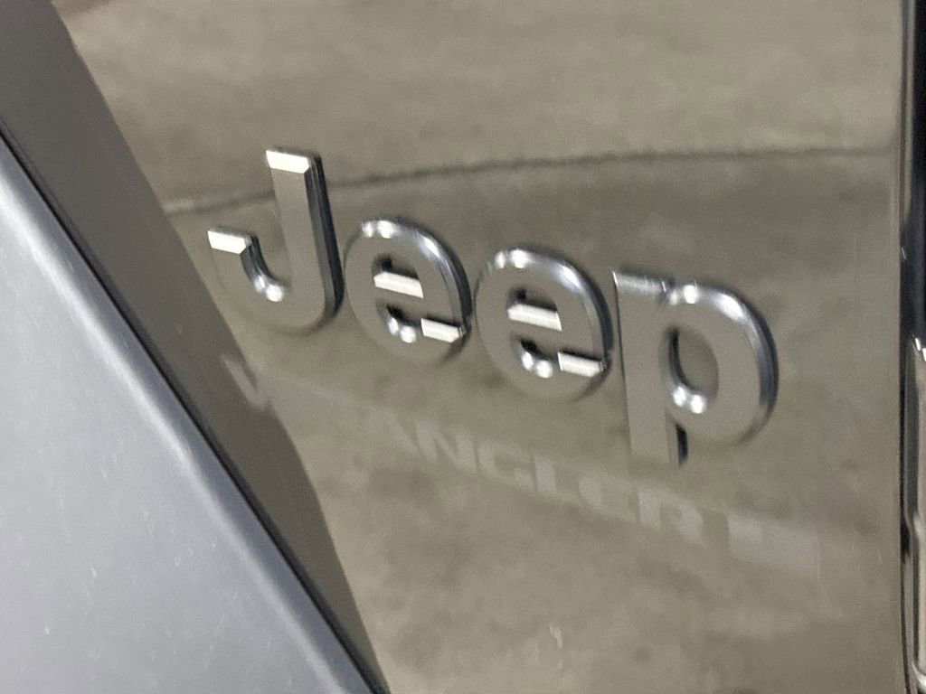 Used 2025 Jeep Wrangler Sport image 25