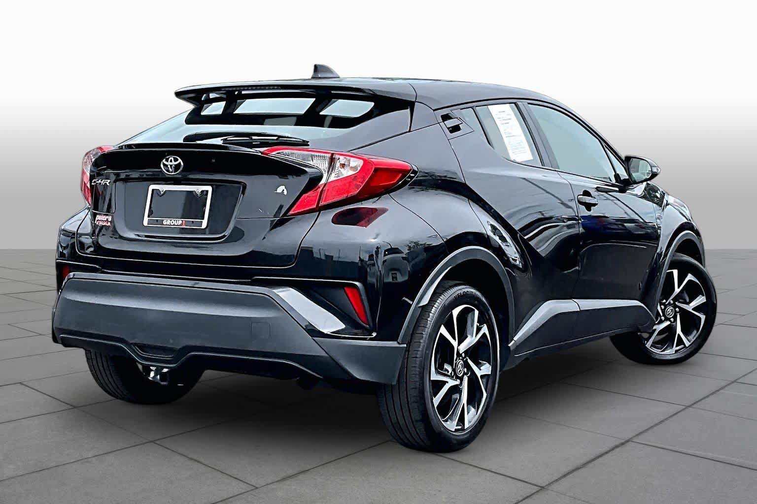 Used 2020 Toyota C-HR XLE FWD image 12
