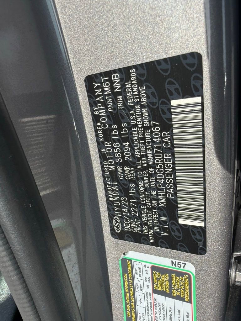 Used 2024 Hyundai Elantra Limited image 28