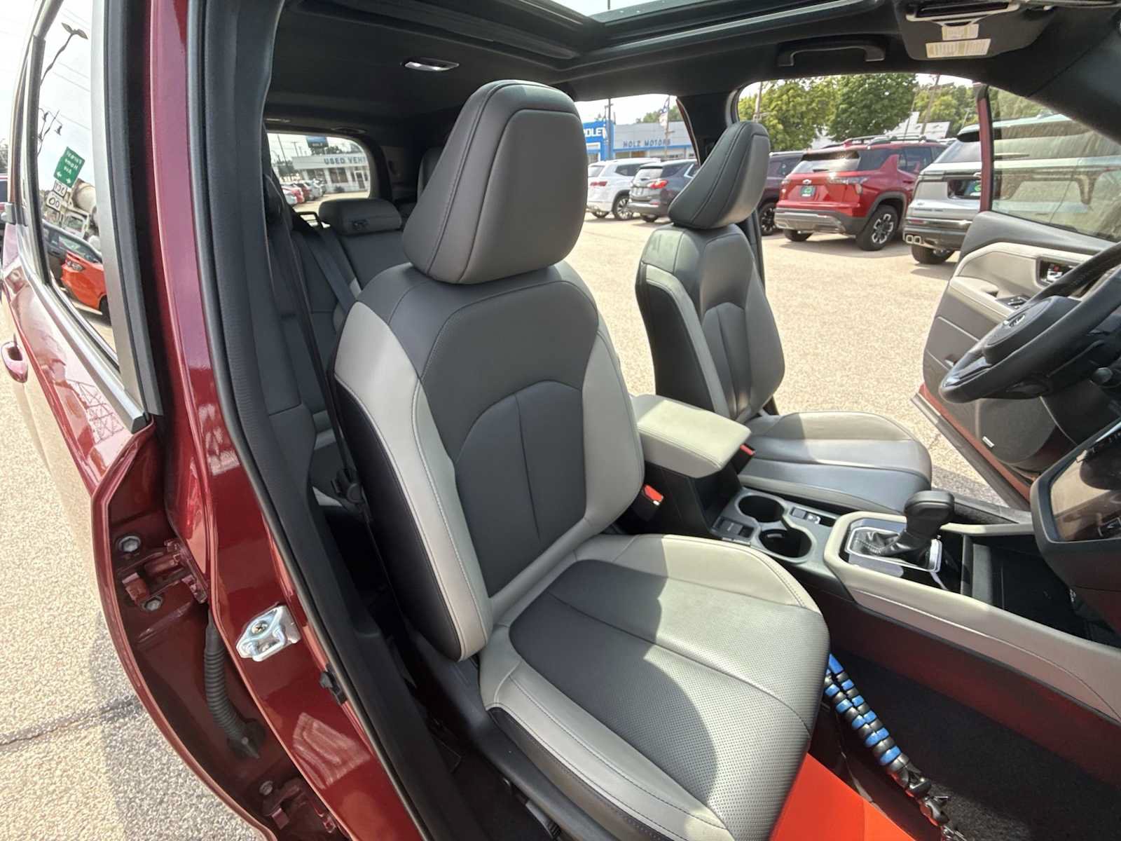 Used 2025 Subaru Forester Limited w/ Popular Package #1 AWD/4WD image 28