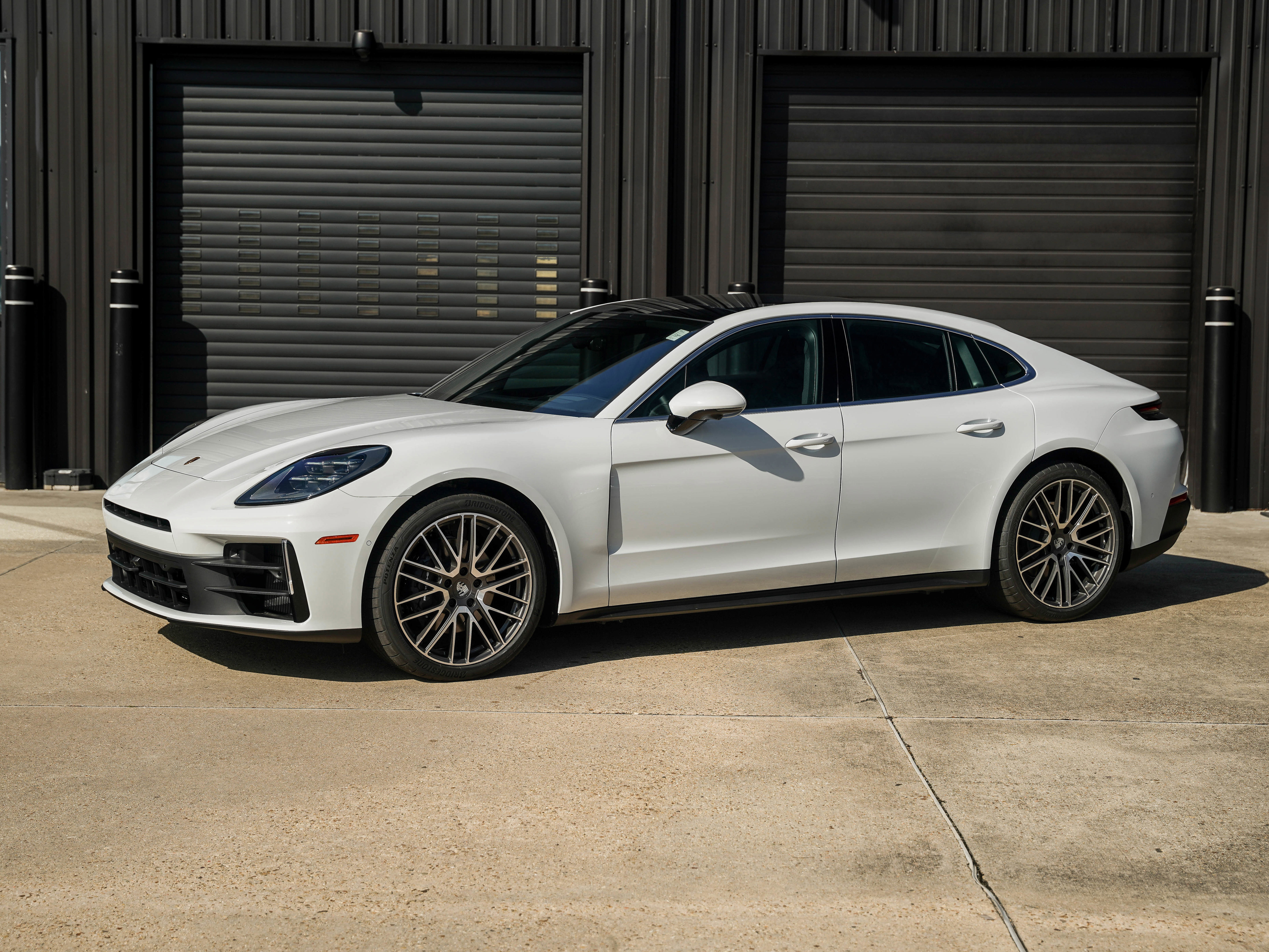 New 2026 Porsche Panamera image 1