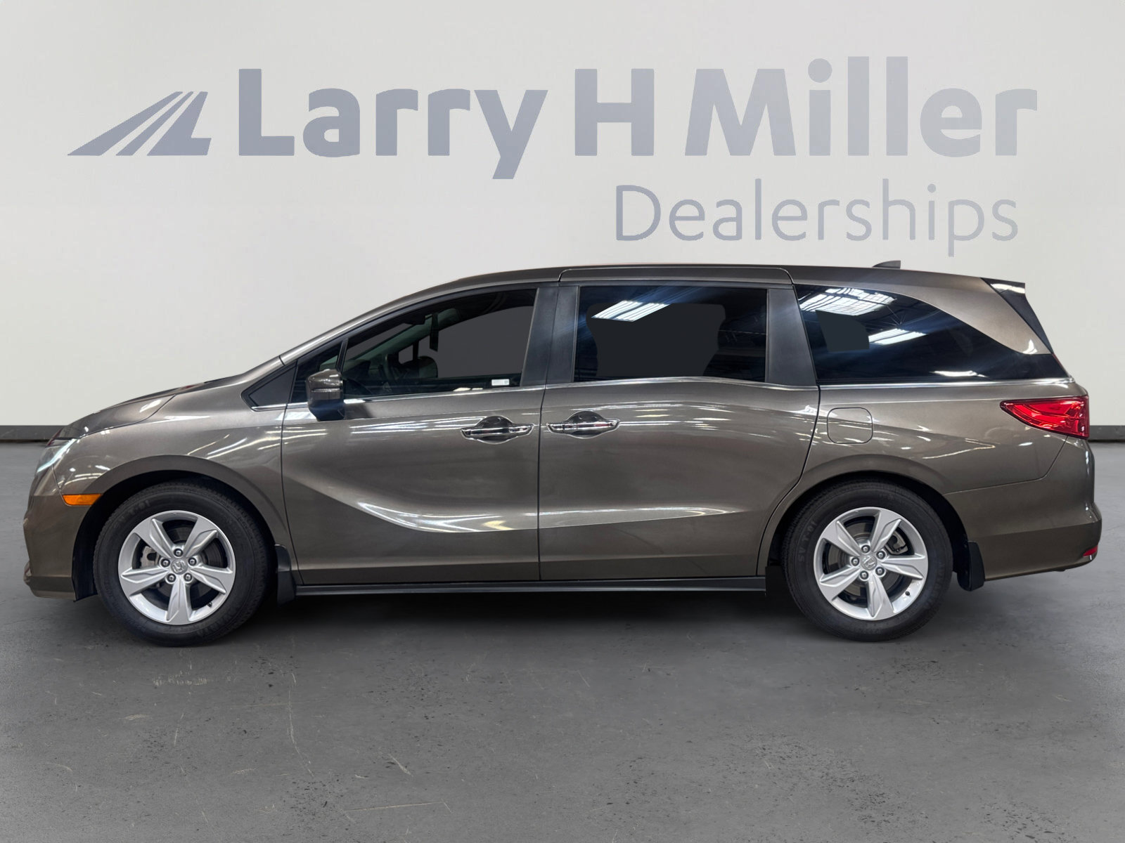 Used 2019 Honda Odyssey EX image 2