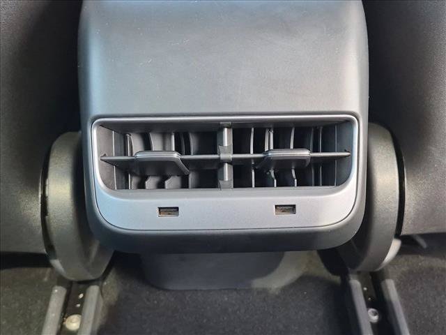 Used 2018 Tesla Model 3 Long Range RWD image 17